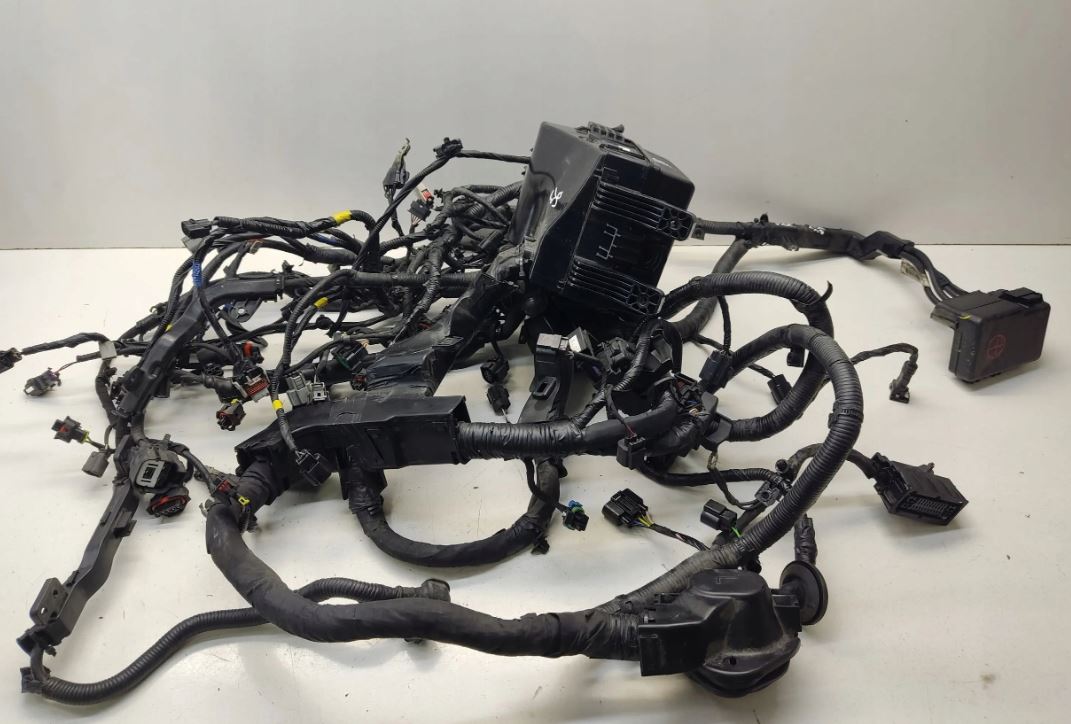 913002Y631 HYUNDAİ İX35 TUCSON SPORTAGE MOTOR TESİSATI KOMPLE SİGORTA KUTULU 91950-2S010 91300-2Y631 (FOTOĞRAF TEMSİLİ ÜRÜN SIFI