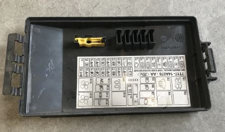 7T1T 14A076 AA Ford Transit Connect SİGORTA KUTUSU KAPAĞI 7T1T 14A076 AA