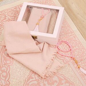  Ahşap Kutulu Seccade Seti-Pembe(24*24*6 cm,1040 gr)