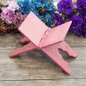  Çocuk Boy Ahşap Kitaplık ve Kuran Alıştırma Rahlesi 35*17 cm Rumi Desenli Pembe