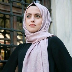  İsme Özel Anneler Günü Hediyesi Şal, Tesbih, Kuran-ı Kerim, Ahşap Kutulu Set-Pembe