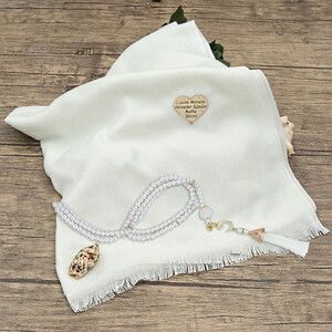  Hediyelik Şal, İnci Tesbih, Kalp Pleksi, Kraft Asetat Kutulu (20×10) Set