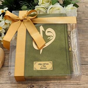 Hediyelik Kadife Kaplı Kur'an-ı Kerim (Orta Boy 16×24), Tesbih, Asetat Kutulu (25×18) Set Yeşil