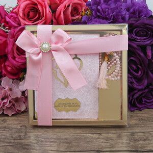Hediyelik Kadife Kaplı Yasin (Çanta Boy), İnci Tesbih, Gold Asetat Kutulu (20×20) Mevlid Paketi-Pembe
