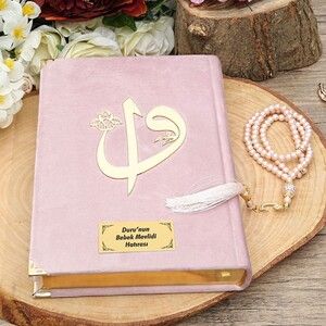  Hediyelik Kadife Kur'an-ı Kerim (Orta Boy), İnci Tesbih, Asetat Kutulu (25×18) Dini Set-Pembe