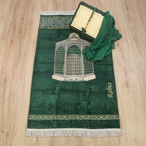  Hediyelik Lüks Ahşap Gözlü Rahle, Kadife Kur'an-ı Kerim(20*14 cm), Pamuklu Şal, İsme Özel Seccade, İnci Tesbih-Yeşil