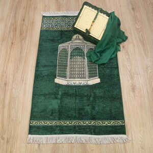 Hediyelik Lüks Ahşap Gözlü Rahle, Kadife Kur'an-ı Kerim(20*14 cm), Pamuklu Şal, İsme Özel Seccade, İnci Tesbih-Yeşil