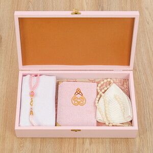  Lüks Ahşap Kutulu Seccade Seti -Pembe(37*20*8 cm,1.725 gr)