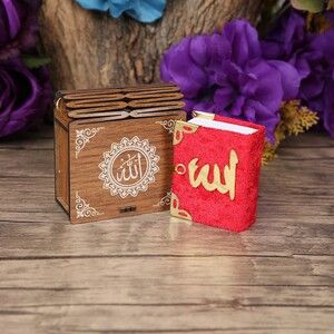 Mini Ahşap Kutu & Mini Kur'an-ı Kerim Kırmızı (8x7cm)