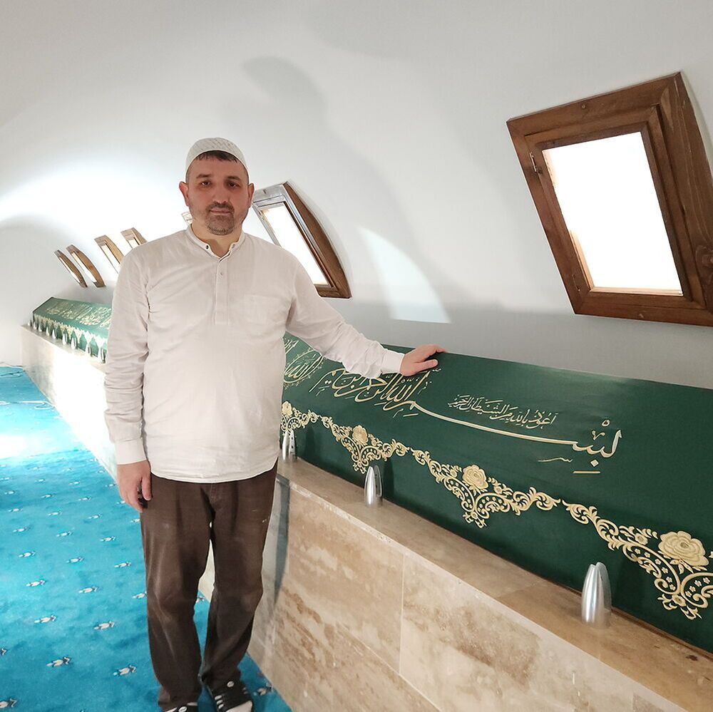 Kıbrıs Kırk Sahabi Kiram Efendimizin Türbesi 11 Metre Sanduka Türbe ve Puşide Örtüsü