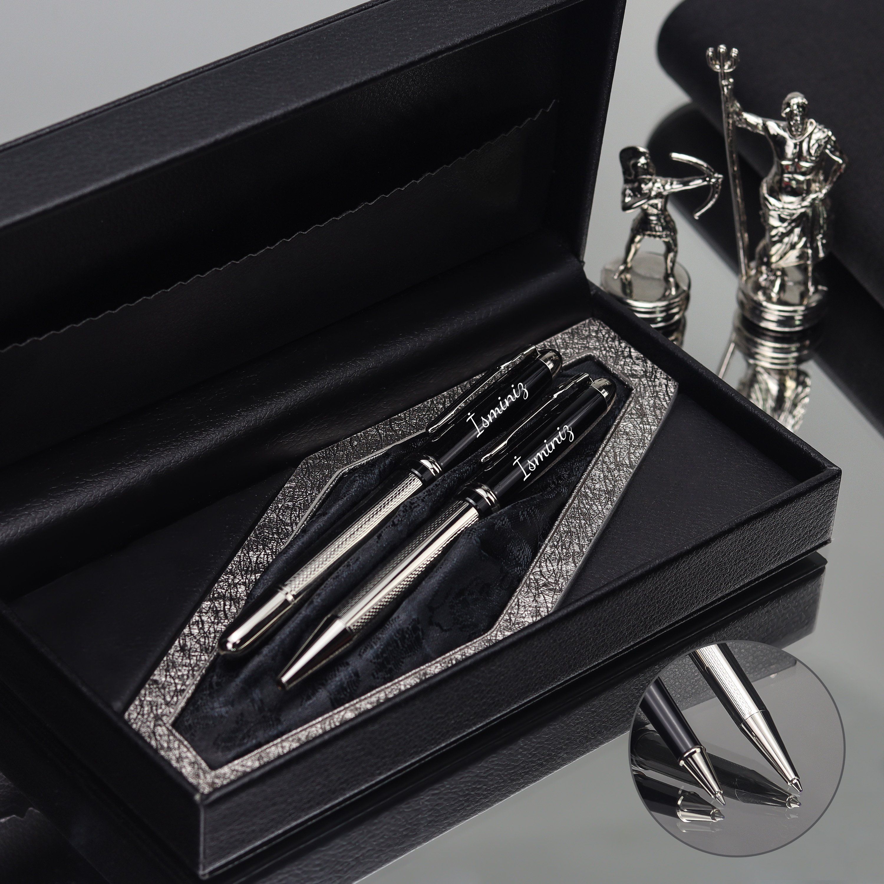 Kişiye Özel Gümüş Detaylı Siyah Tükenmez Kalem ve Roller Kalem Seti