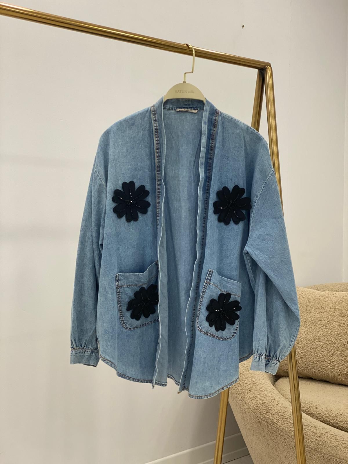 HatunAtila Oversize Elişi Çiçek Detaylı Kot Hırka